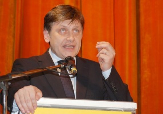 Antonescu face apel la manifestări paşnice; liderul PNL cere anticipate